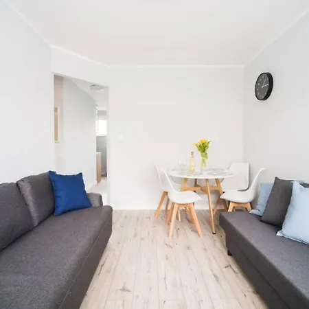 4 On Martket Square - View - 150 M Town Hall 아파트 *