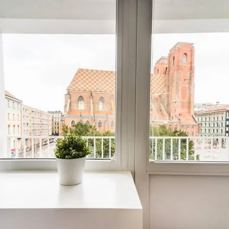 4 On Martket Square - View - 150 M Town Hall Apartmán