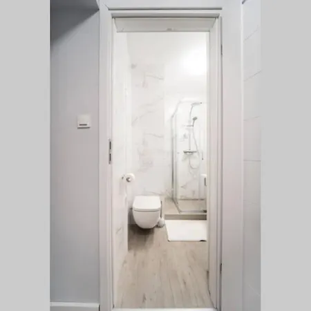 아파트 4 On Martket Square - View - 150 M Town Hall *