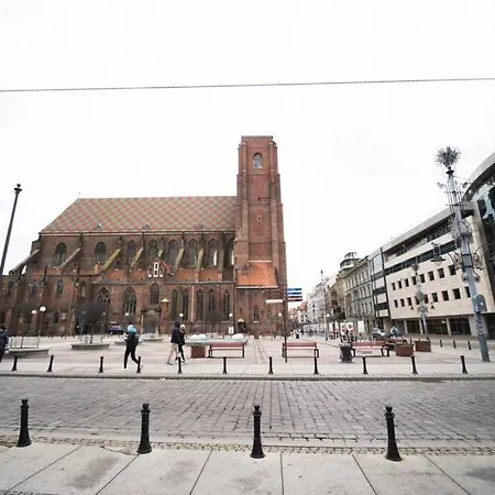 아파트 4 On Martket Square - View - 150 M Town Hall