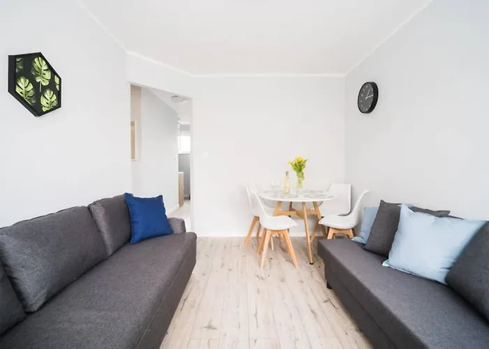 4 On Martket Square - View - 150 M Town Hall Apartman *